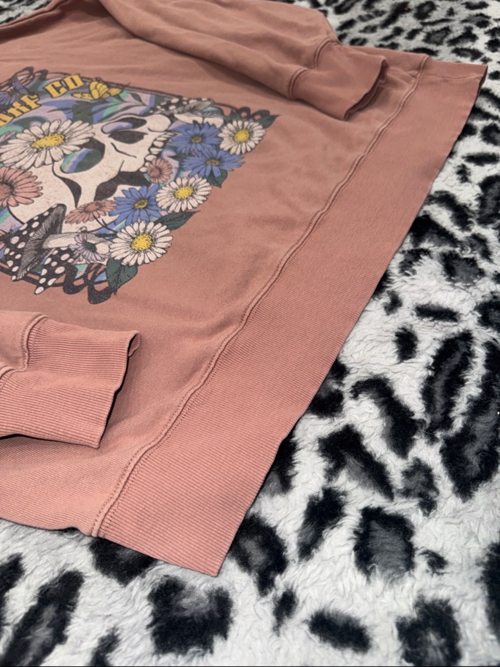 O'Neill Light Brown Crewneck with Floral Skull Graphic - Picture 4 of 8